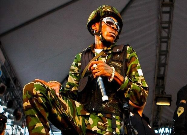 alt="Vybz Kartel performing live before imprisonment"